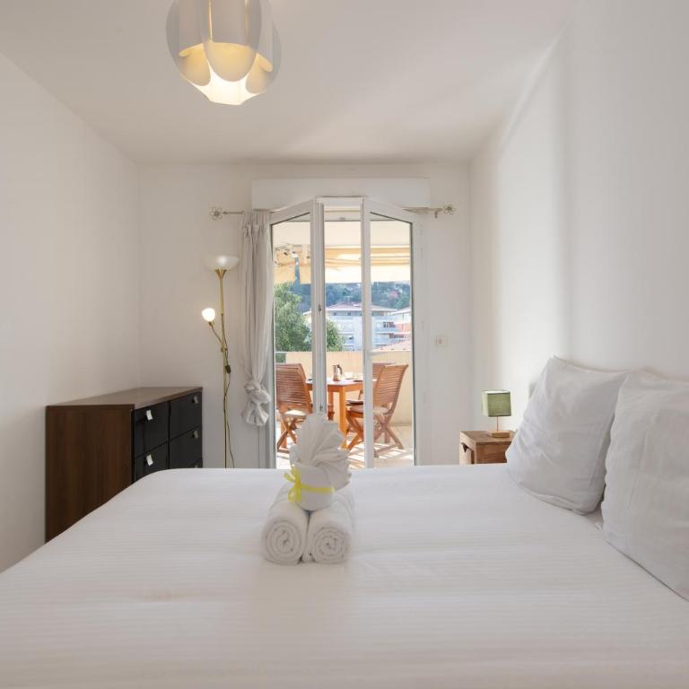 VILLA MELANIE - Agréable 3 pièces - Centre ville Menton - Parking - Two-Bedroom Apartment - 24