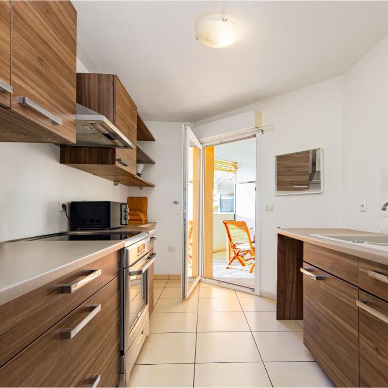 VILLA MELANIE - Agréable 3 pièces - Centre ville Menton - Parking - Two-Bedroom Apartment - 6