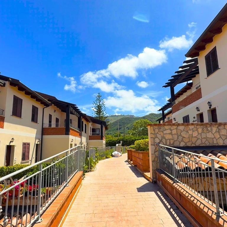 MOLO 24 LUXURY APARTMENT - with FREE Parking just 5 minutes walk from historic center - Three-Bedroom Apartment - 7