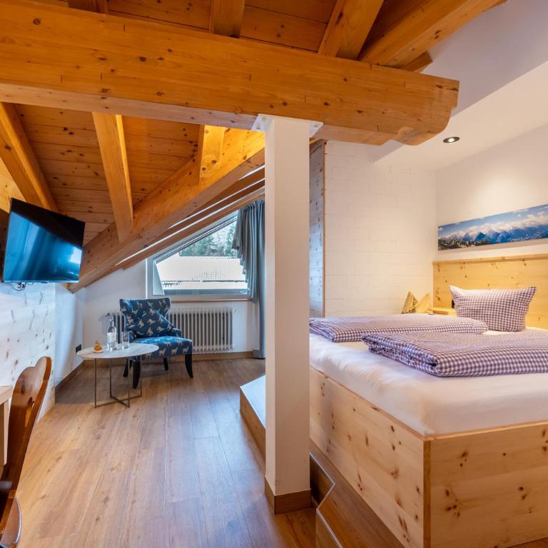 Bergzeit - Hotel & Appartements - Standard Doppelzimmer - 12