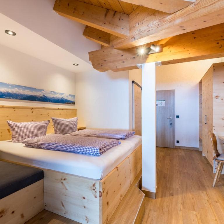 Bergzeit - Hotel & Appartements - Standard Doppelzimmer - 13
