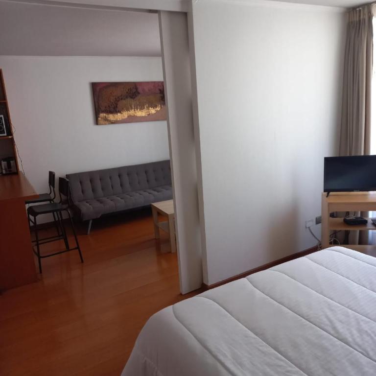Apart Hotel Agustinas Plaza - Apartment with Balcony - 2
