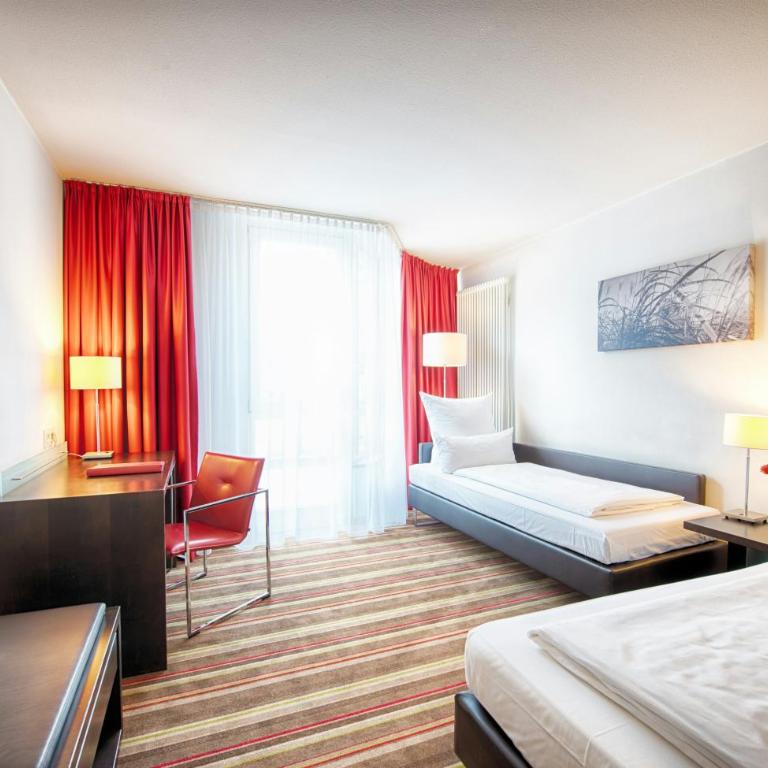 Leonardo Hotel München City West - Camera Tripla Comfort - 1