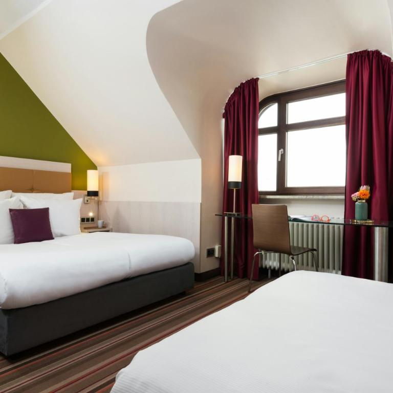 Leonardo Hotel & Residenz München - Family Quadruple Room - 5
