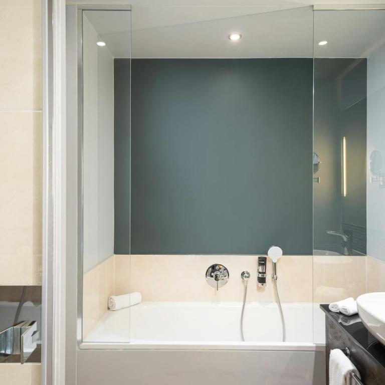 Leonardo Royal Hotel Munich - Deluxe Doppelzimmer - 3