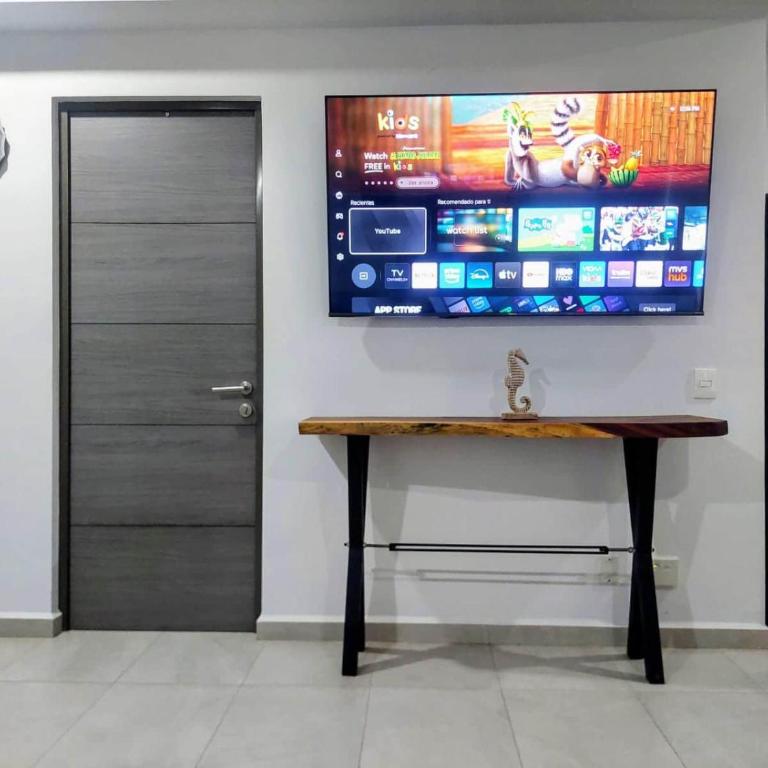 3-bedroom apartment with lagoon and beach views - Apartment - 35