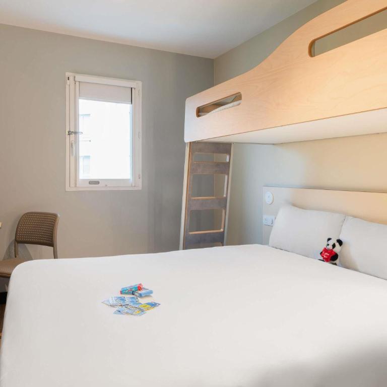 ibis budget Marne la Vallée Val d'Europe - Chambre avec 1 Lit Queen-Size et 1 Lit Superposé - 3