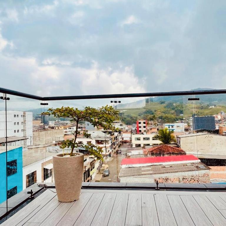 Penthouse con jacuzzi y vistas en Santa Rosa - Three-Bedroom Apartment - 2