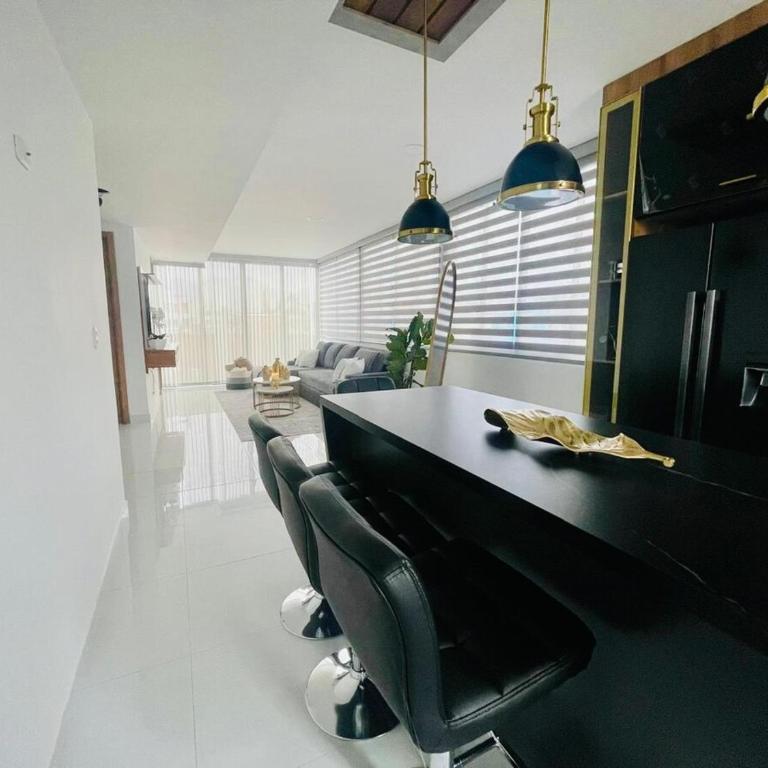 Penthouse con jacuzzi y vistas en Santa Rosa - Three-Bedroom Apartment - 9