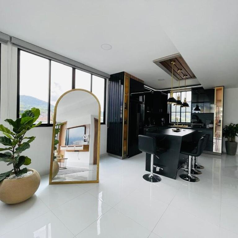Penthouse con jacuzzi y vistas en Santa Rosa - Three-Bedroom Apartment - 15