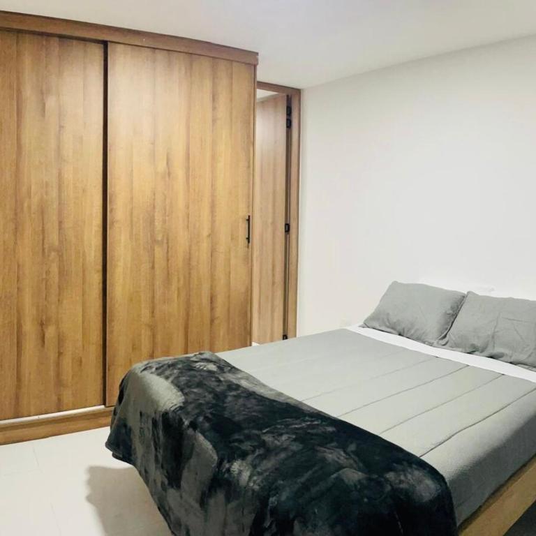 Penthouse con jacuzzi y vistas en Santa Rosa - Three-Bedroom Apartment - 23