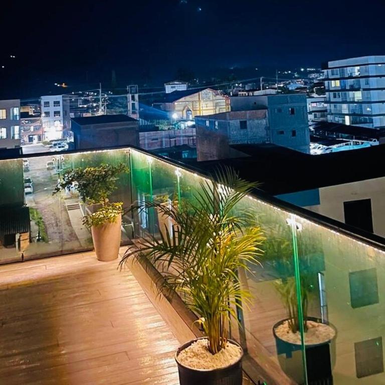 Penthouse con jacuzzi y vistas en Santa Rosa - Three-Bedroom Apartment - 43