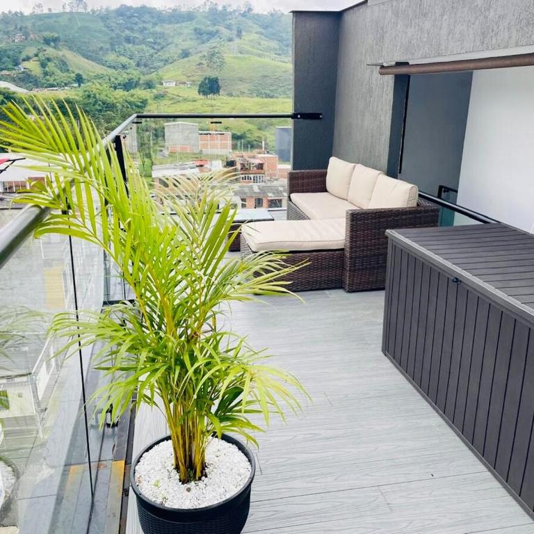 Penthouse con jacuzzi y vistas en Santa Rosa - Three-Bedroom Apartment - 67