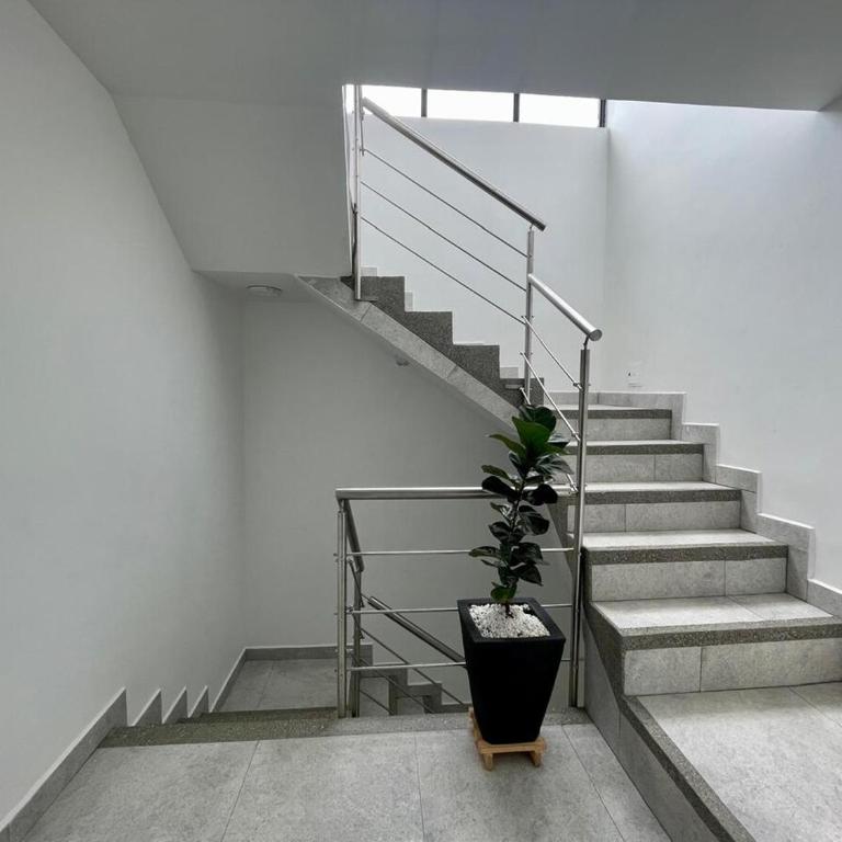 Penthouse con jacuzzi y vistas en Santa Rosa - Three-Bedroom Apartment - 75