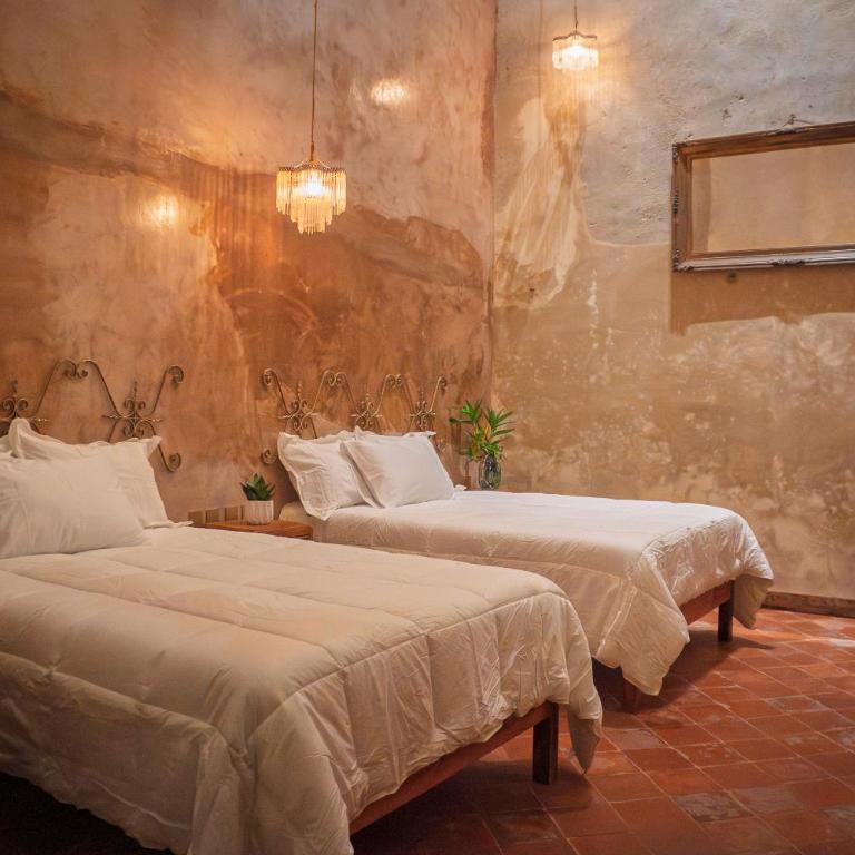 Cien Sueños Hotel Boutique - Deluxe Queen Room with Two Queen Beds - 4