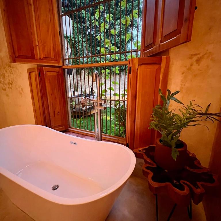 Cien Sueños Hotel Boutique - Suite with Pool View - 4