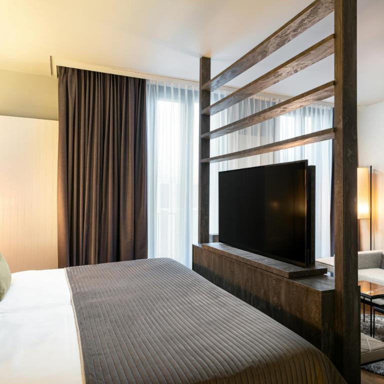 Leonardo Royal Hotel Munich - Deluxe Doppelzimmer - 2