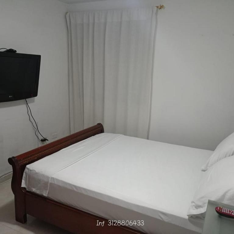 HABITACION CERCA AL AEROPUERTO - Double Room - 4
