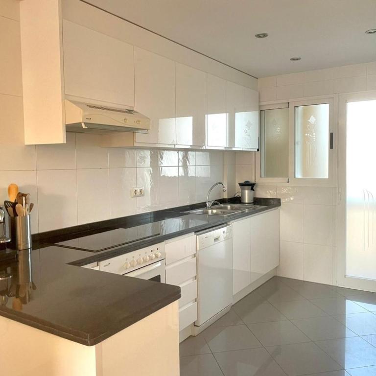Dúplex luminoso con piscina y parking en Denia - ES-373-17 - Apartamento - 4