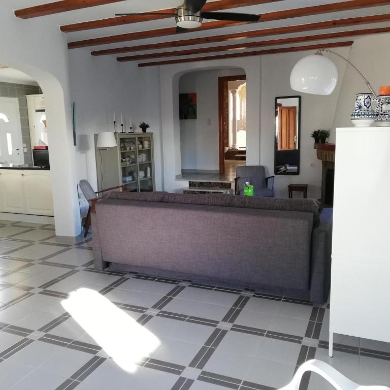 Villa moderna cerca de la playa con amplia terraza - ES-373-7 - Villa - 2