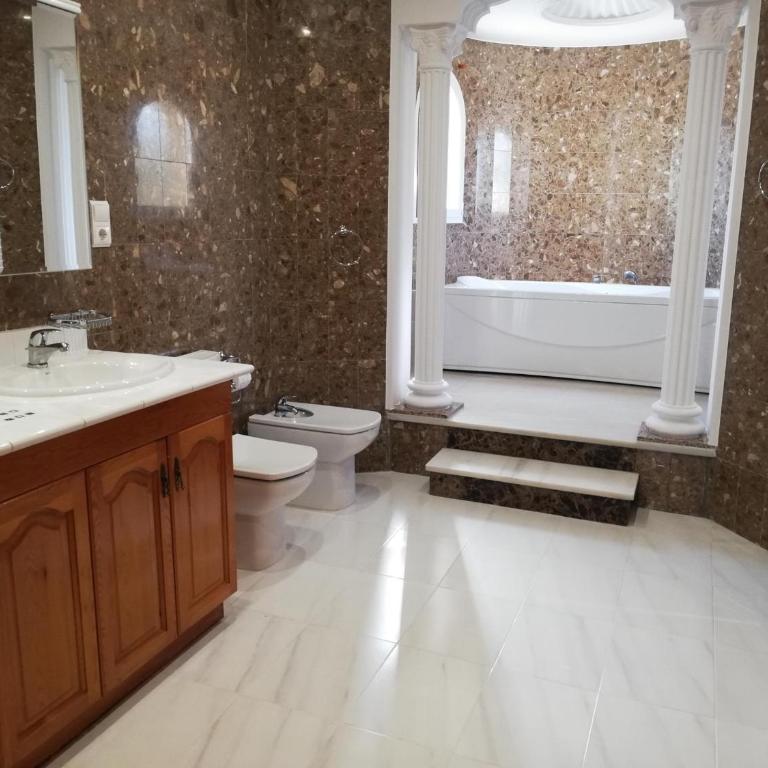 Villa moderna cerca de la playa con amplia terraza - ES-373-7 - Villa - 9
