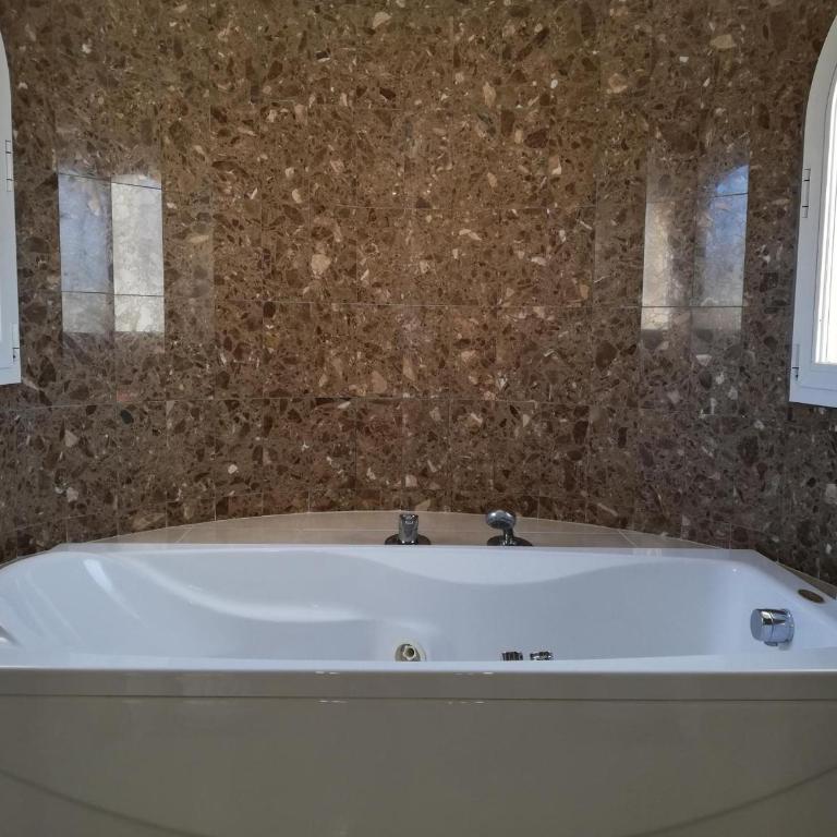 Villa moderna cerca de la playa con amplia terraza - ES-373-7 - Villa - 10
