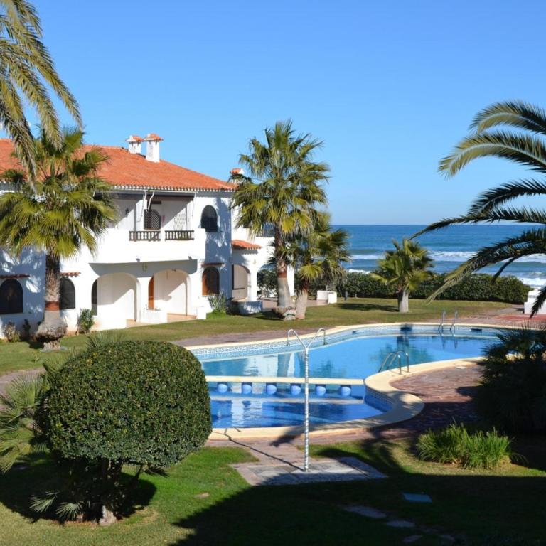 Apartamento frente al mar con terraza y vista al jardín - ES-373-26 - Apartamento - 1