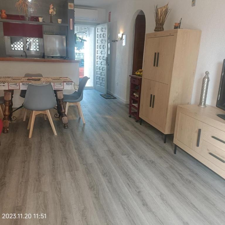 Apartamento frente al mar con terraza y vista al jardín - ES-373-26 - Apartamento - 2