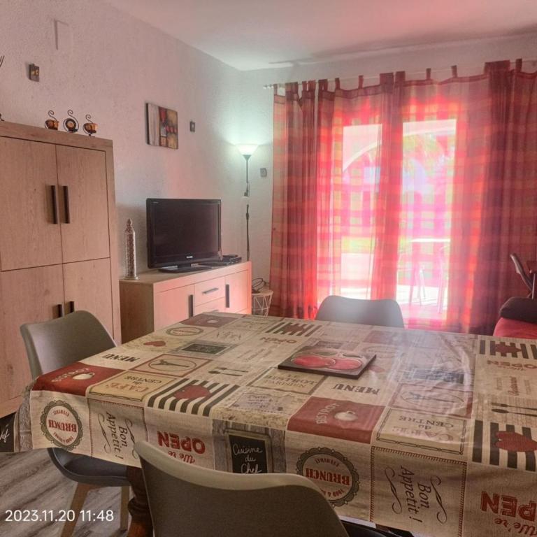 Apartamento frente al mar con terraza y vista al jardín - ES-373-26 - Apartamento - 3