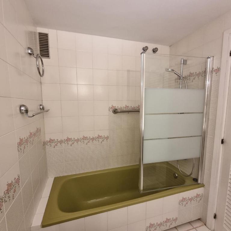 Apartamento frente al mar con terraza y piscina comunitaria en L'Escala - HISP-236-138 - Apartment - 9
