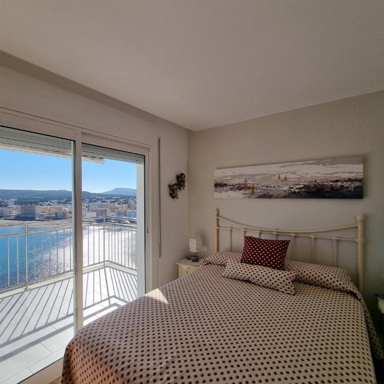 Encantador apartamento a 100m de la playa con terraza y piscina - HISP-236-203 - Apartment - 12