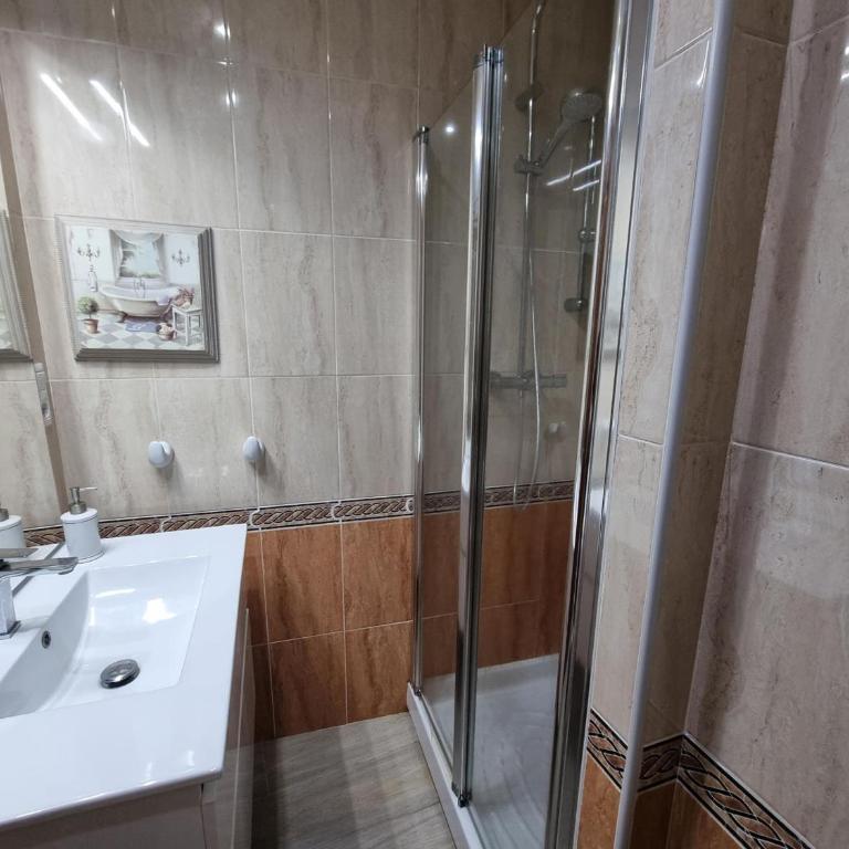 Encantador apartamento a 100m de la playa con terraza y piscina - HISP-236-203 - Apartment - 15