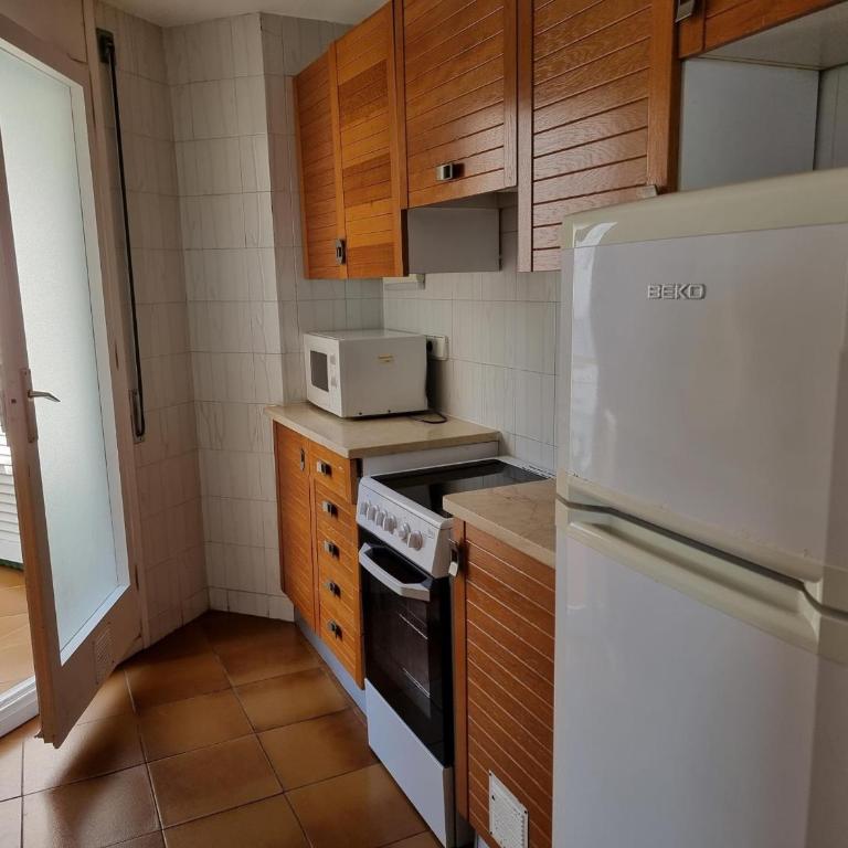 Apartamento cómodo con terraza a 200 m de la playa - HISP-236-176 - Apartment - 9