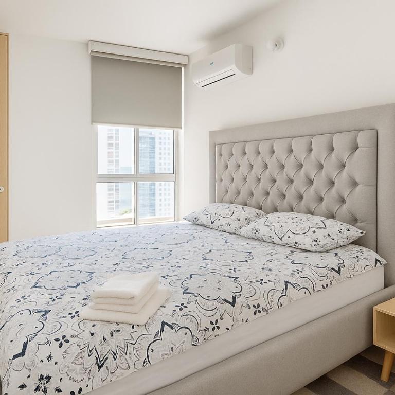 Beach Veronica Luxury Ocean View Apartment - Three-Bedroom Apartment - 11