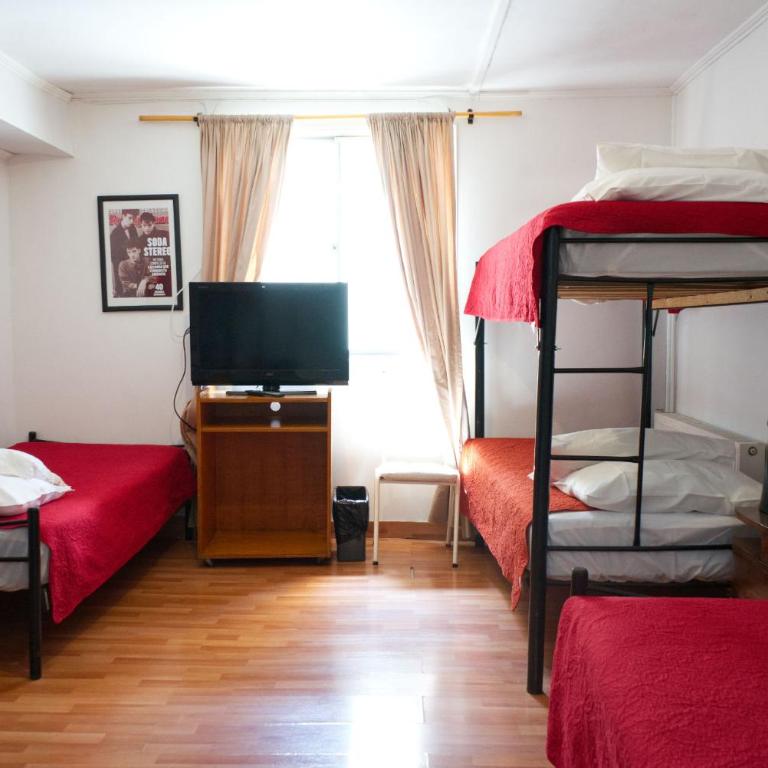 Hostal Estadio Nacional - Economy Quadruple Room - 2