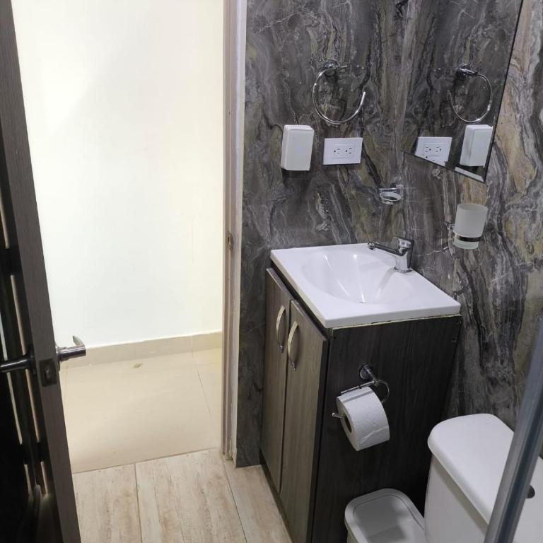 Cartagena 20th Floor with Ocean View - Three-Bedroom Apartment - 7