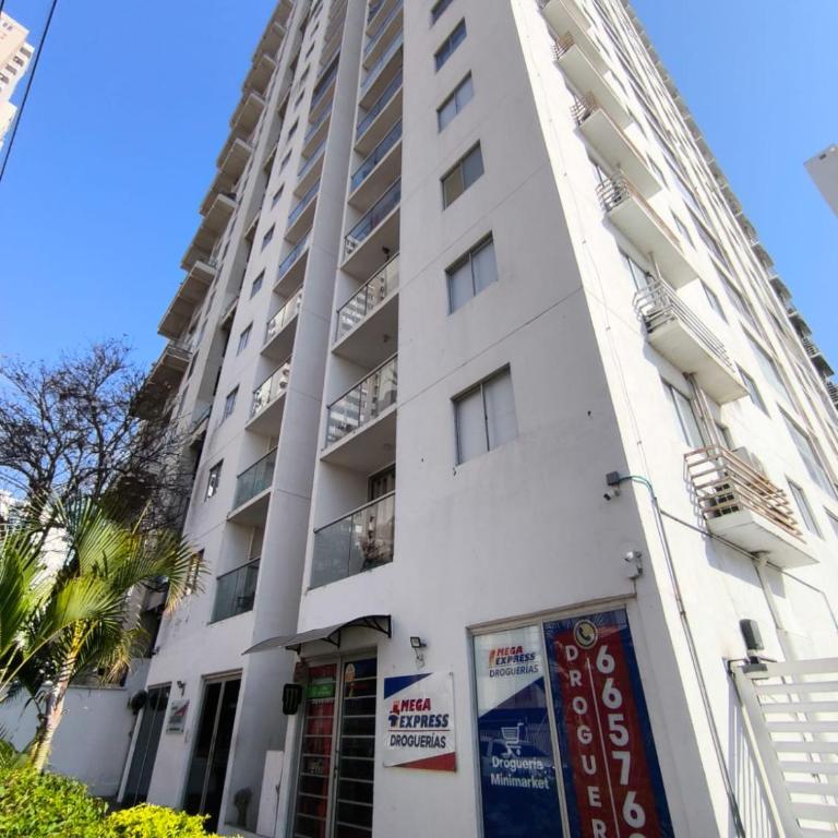 Cartagena 20th Floor with Ocean View - Three-Bedroom Apartment - 17