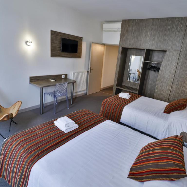 Hôtel de l'Europe Grenoble hyper-centre - Chambre Familiale (2 Adultes et 2 Enfants) - 5