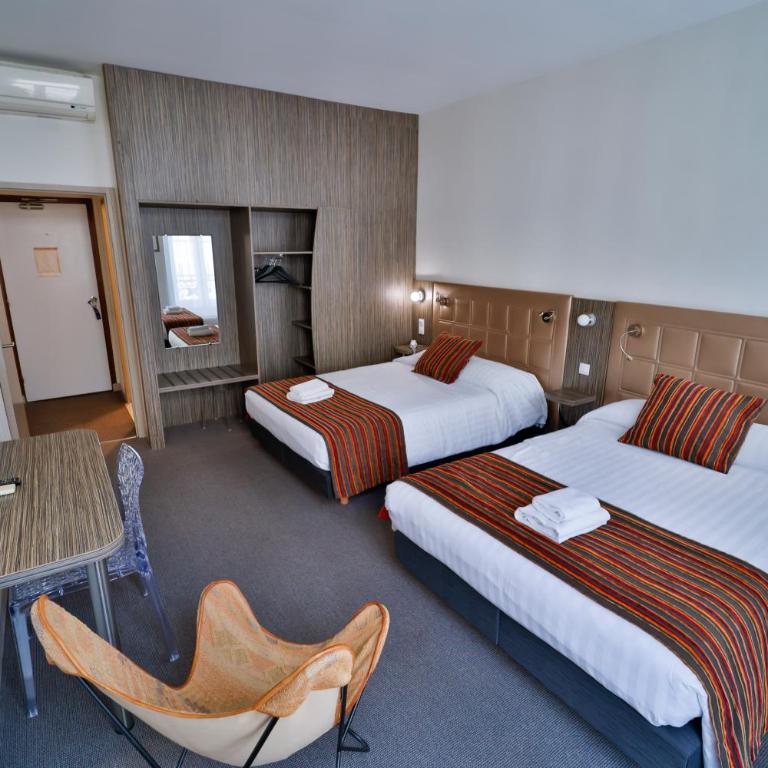 Hôtel de l'Europe Grenoble hyper-centre - Chambre Familiale (2 Adultes et 2 Enfants) - 2