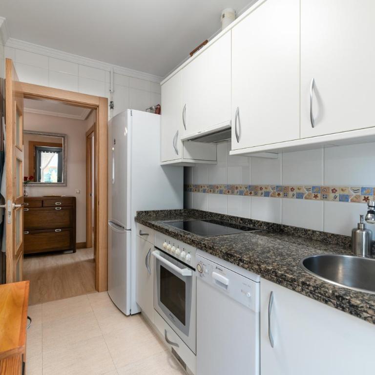 Claris Gran terraza Centro de Llanes a 10 min VUT4607AS - Two-Bedroom Apartment - 11