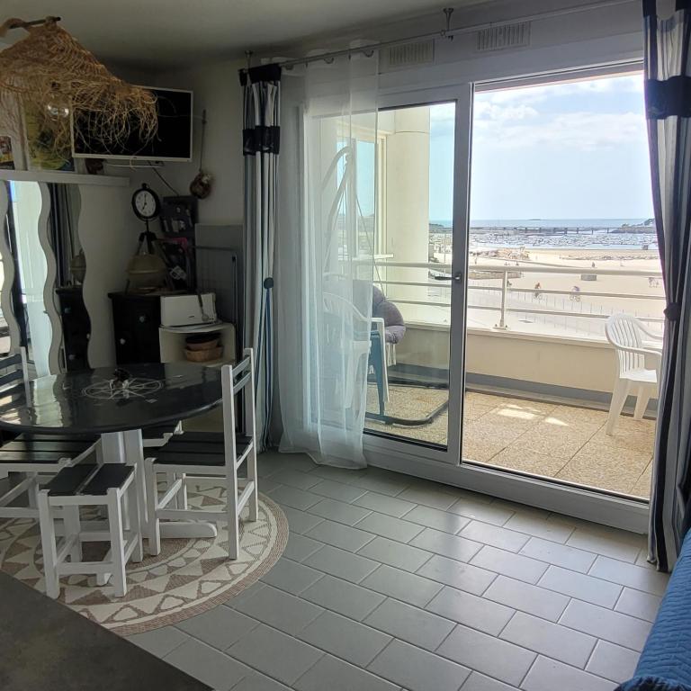 L'Arche by TAH - Face mer avec balcon-Hyper centre - Two-Bedroom Apartment - 6