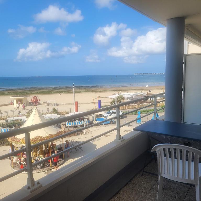 L'Arche by TAH - Face mer avec balcon-Hyper centre - Two-Bedroom Apartment - 13