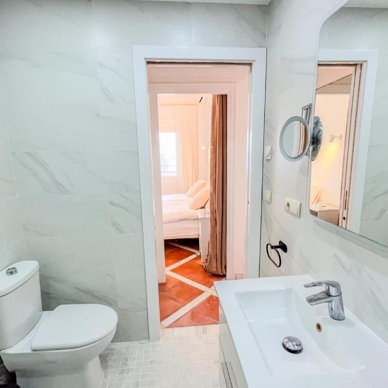 Skol 536 - Great One Bed Apartment with Wonderful Sea View. - One-Bedroom Apartment - 34