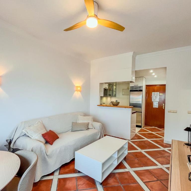 Skol 536 - Great One Bed Apartment with Wonderful Sea View. - One-Bedroom Apartment - 11
