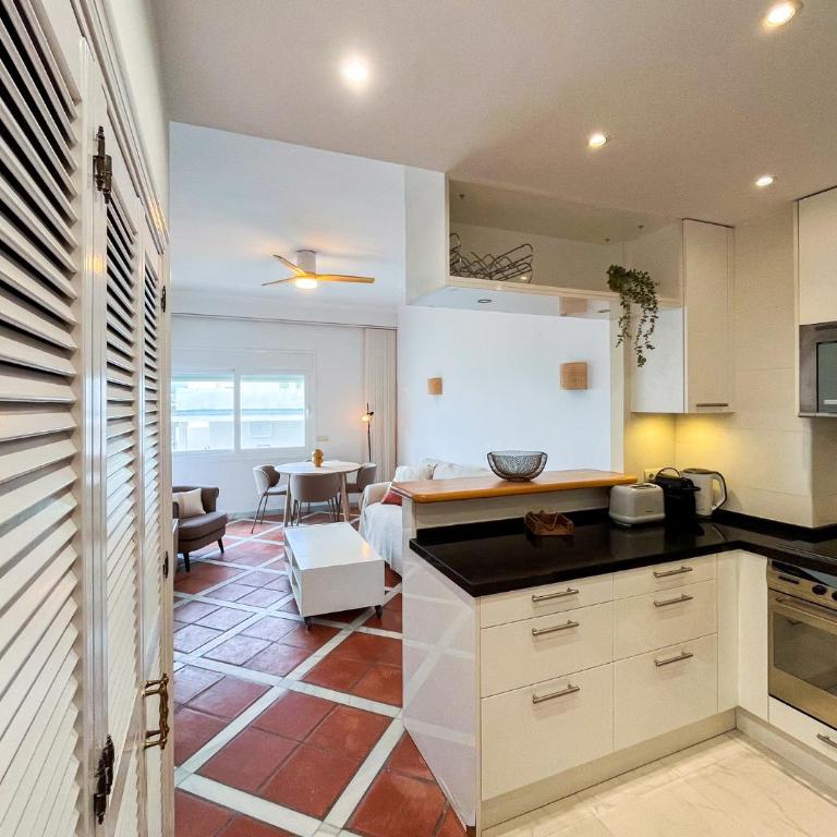 Skol 536 - Great One Bed Apartment with Wonderful Sea View. - One-Bedroom Apartment - 26
