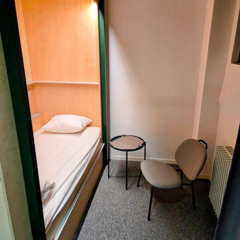 Green Marmot Capsule Hotel Genève - Self check-in - Deluxe Capsule - Disability Access - 3