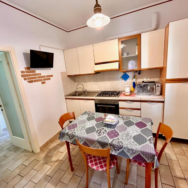 LA CASA DI ANGELO IN CENTRO a piano terra con aria condizionata - One-Bedroom Apartment - 3
