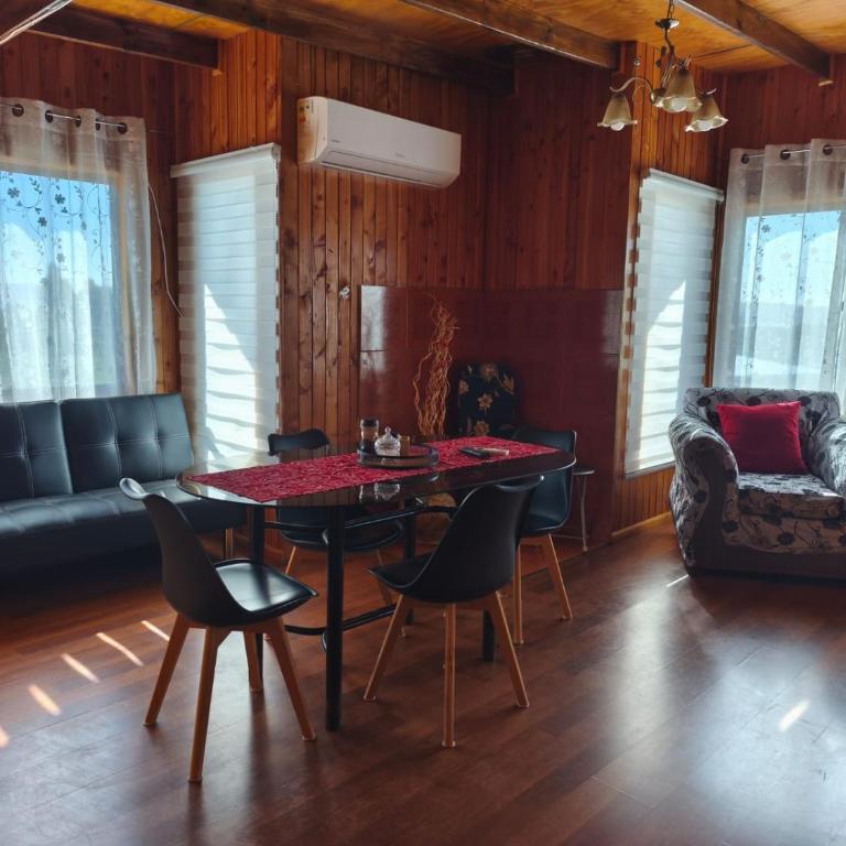Astilleros,Dalcahue - Four-Bedroom Vacation Home - 1