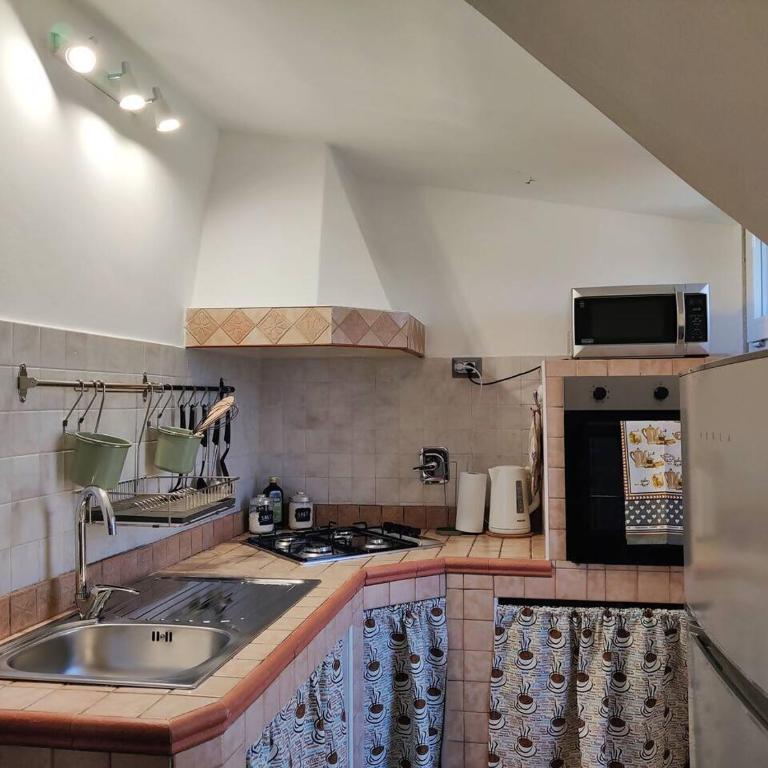 Elegant Seafront Apartment in Ostia | Beach Access - Appartamento con 2 Camere da Letto, Balcone e Vista mare - 3