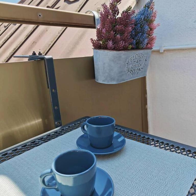 Elegant Seafront Apartment in Ostia | Beach Access - Appartamento con 2 Camere da Letto, Balcone e Vista mare - 11